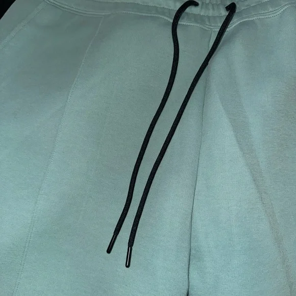 Nike Green Track Pants with Tapered Fit and Elastic Waistband - Picture 4 of 7